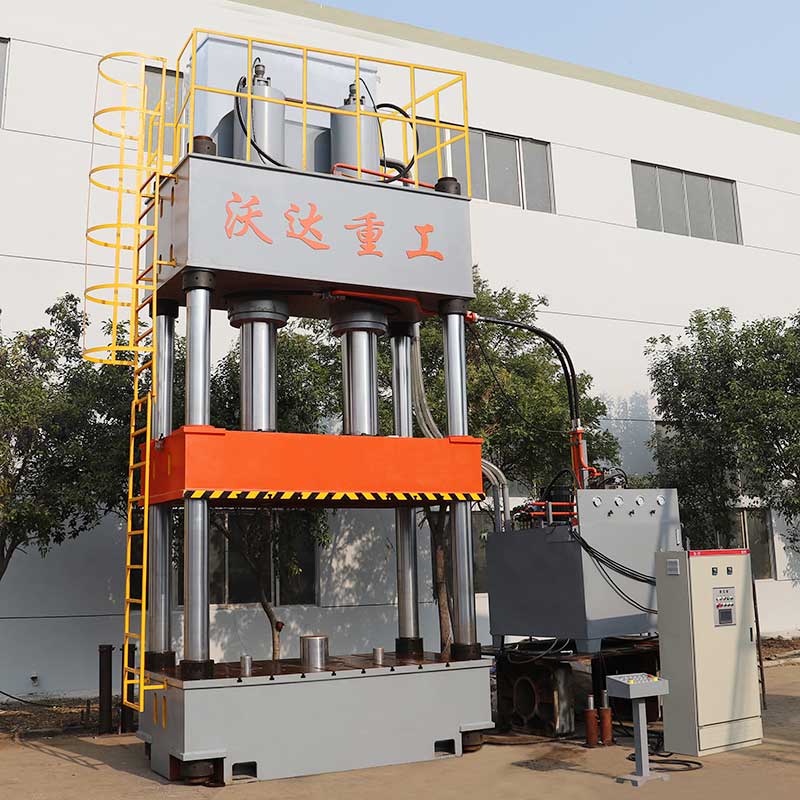 800噸三梁四柱液壓機(jī) 800噸三梁四柱液壓機(jī)