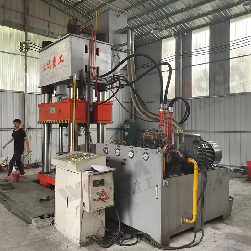 石墨坩堝自動(dòng)化生產(chǎn)線(xiàn)_2000噸坩堝液壓機(jī)_200噸液壓機(jī)廠(chǎng)家 石墨坩堝自動(dòng)化生產(chǎn)線(xiàn)_2000噸坩堝液壓機(jī)_200噸液壓機(jī)廠(chǎng)家