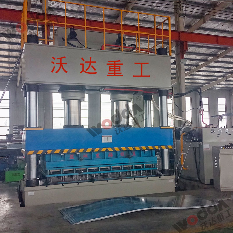 1000噸四柱液壓機(jī) 1000噸四柱液壓機(jī)