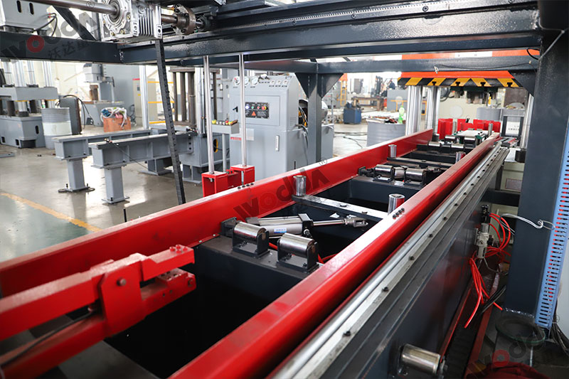 400噸錨桿托盤液壓機(jī) 400噸錨桿托盤液壓機(jī)