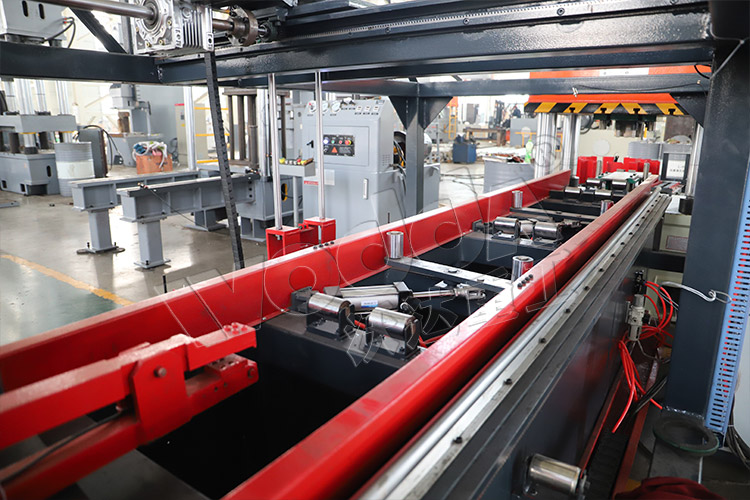 自動送料機(jī) 自動送料機(jī)