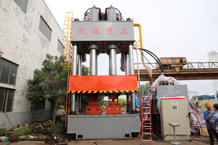 2000噸玻璃鋼風(fēng)機(jī)模壓成型液壓機(jī) 2000噸玻璃鋼風(fēng)機(jī)模壓成型液壓機(jī)