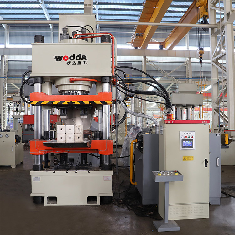 630噸牛羊舔磚液壓機(jī) 630噸牛羊舔磚液壓機(jī)