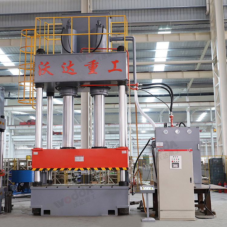 800噸U型復(fù)合樹脂排水溝成型液壓機(jī)車間實(shí)拍圖 800噸U型復(fù)合樹脂排水溝成型液壓機(jī)車間實(shí)拍圖