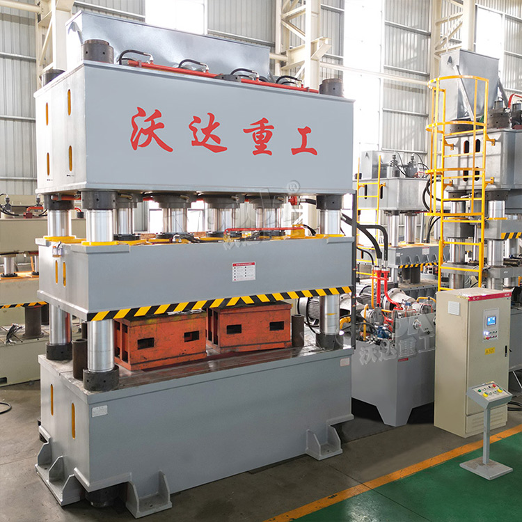 800噸四柱液壓機(jī)車間現(xiàn)貨 800噸四柱液壓機(jī)車間現(xiàn)貨