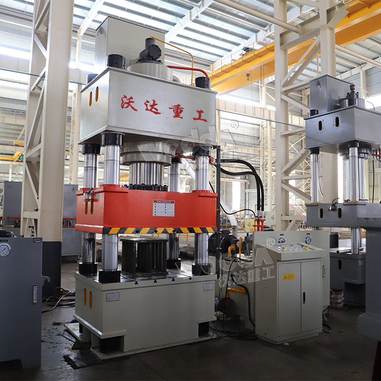 500噸三梁四柱液壓機(jī) 500噸三梁四柱液壓機(jī)