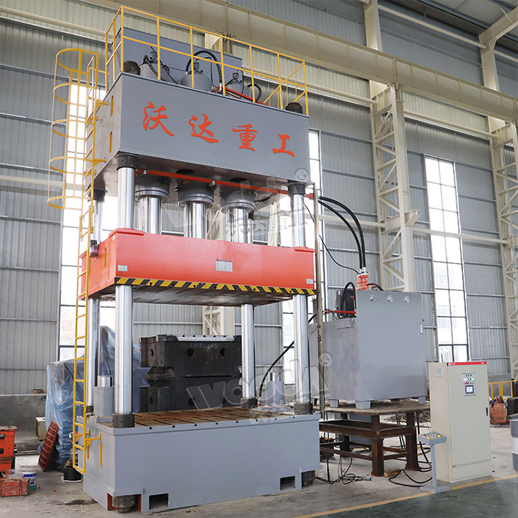 1250噸U型排水溝成型液壓機(jī) 1250噸U型排水溝成型液壓機(jī)