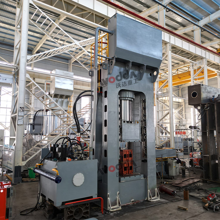 1250噸框架式液壓機(jī) 1250噸框架式液壓機(jī)