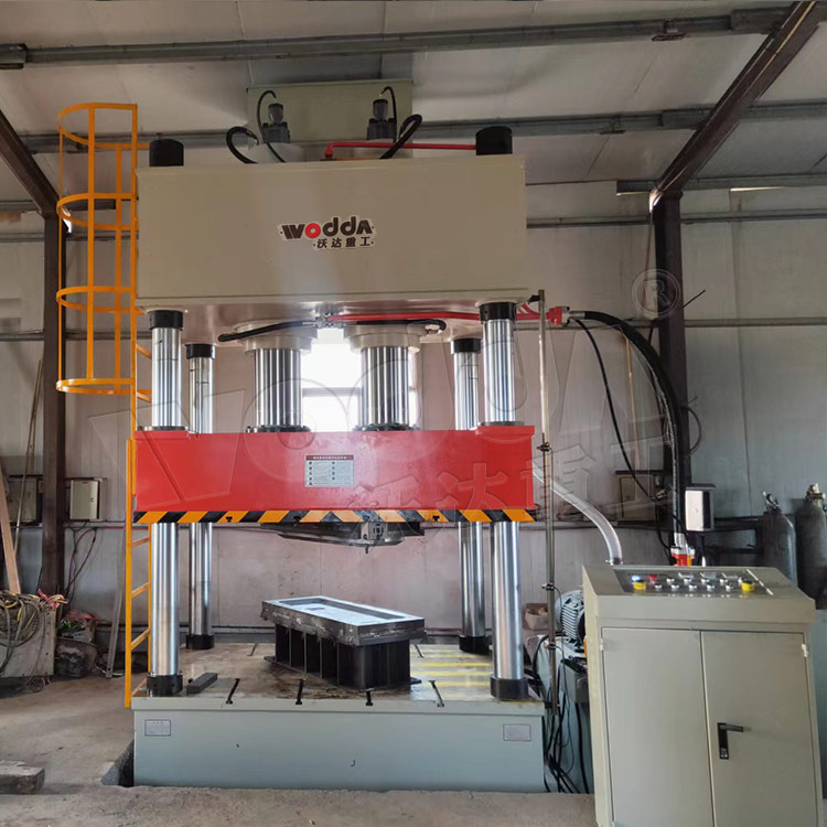 400噸金屬冷擠壓成型液壓機(jī)客戶現(xiàn)場 400噸金屬冷擠壓成型液壓機(jī)客戶現(xiàn)場