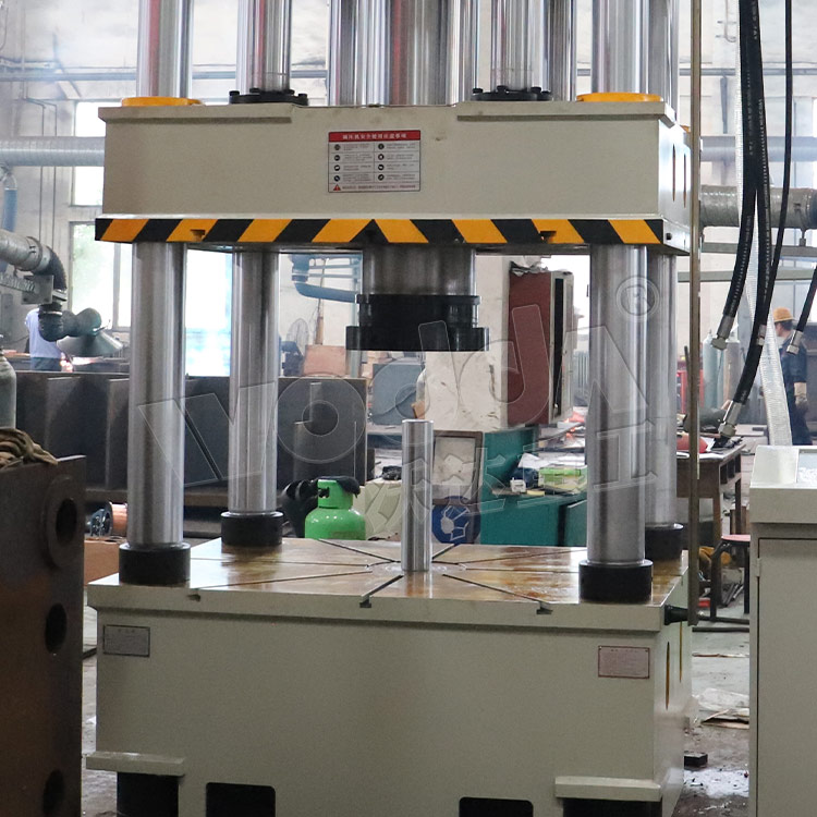 封頭液壓機(jī)細(xì)節(jié) 封頭液壓機(jī)細(xì)節(jié)