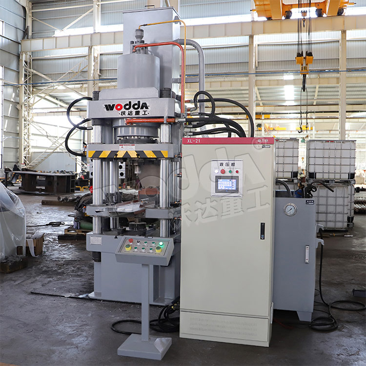 315噸四梁四柱液壓機車間試機 315噸四梁四柱液壓機車間試機