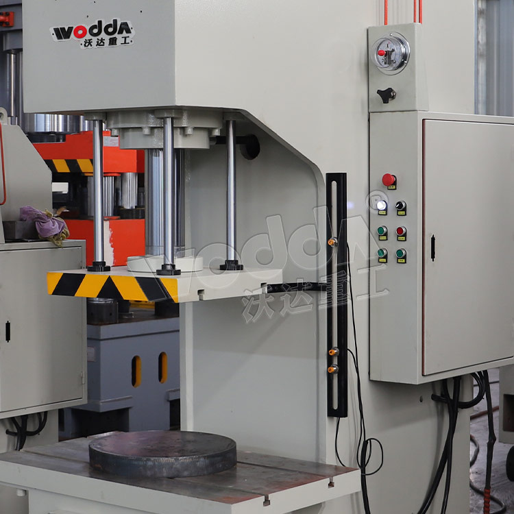 液壓機(jī)機(jī)身 液壓機(jī)機(jī)身