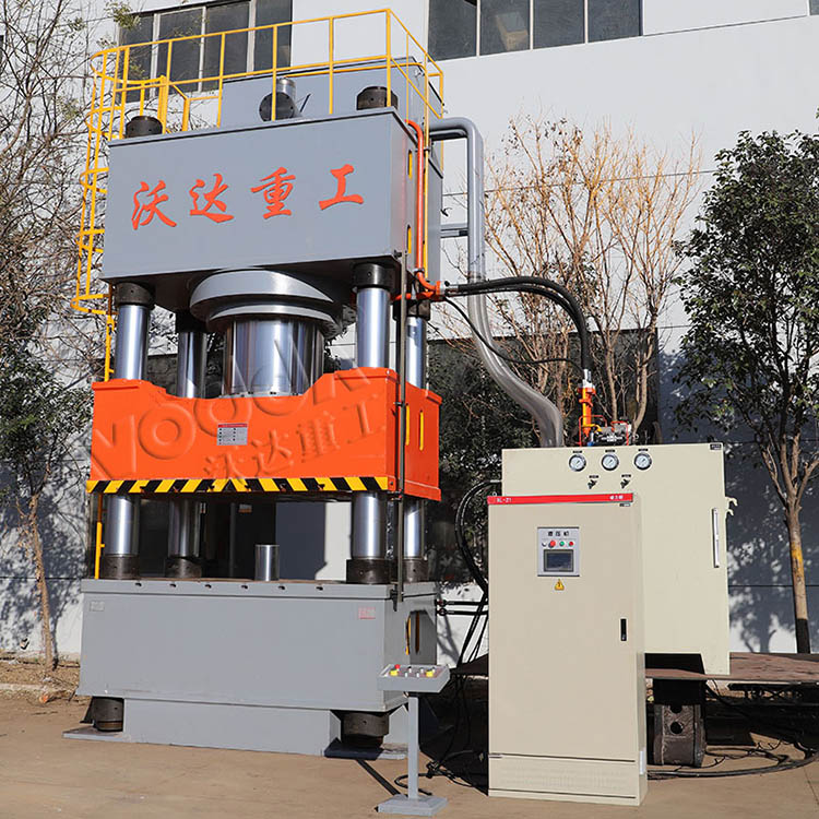 1000噸三梁四柱液壓機(jī) 1000噸三梁四柱液壓機(jī)