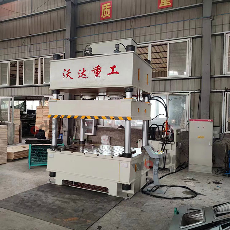 400噸農(nóng)機(jī)配件成型液壓機(jī)客戶現(xiàn)場(chǎng) 400噸農(nóng)機(jī)配件成型液壓機(jī)客戶現(xiàn)場(chǎng)