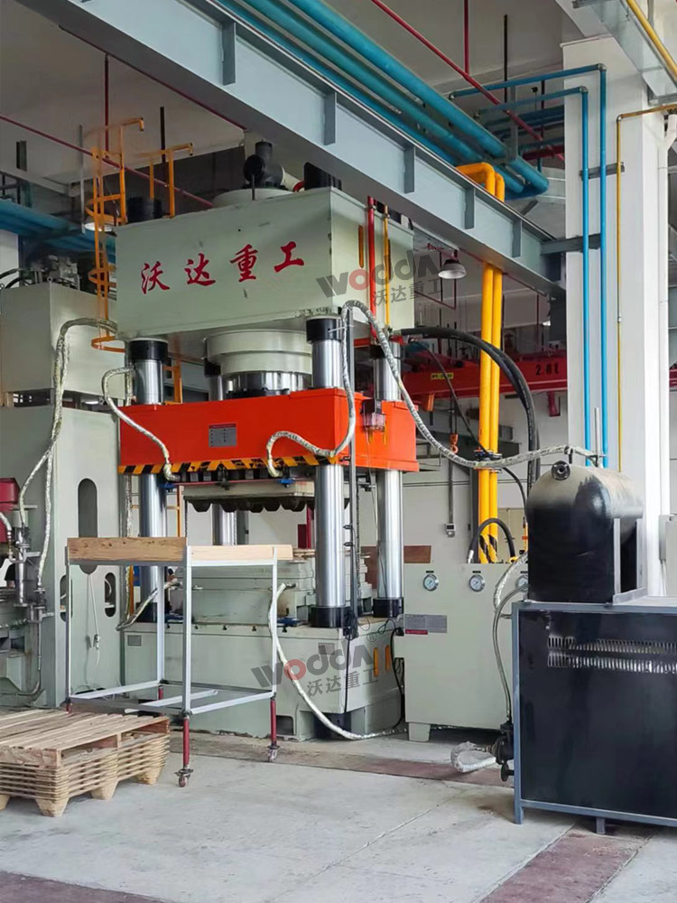 1000噸三梁四柱液壓機 1000噸三梁四柱液壓機