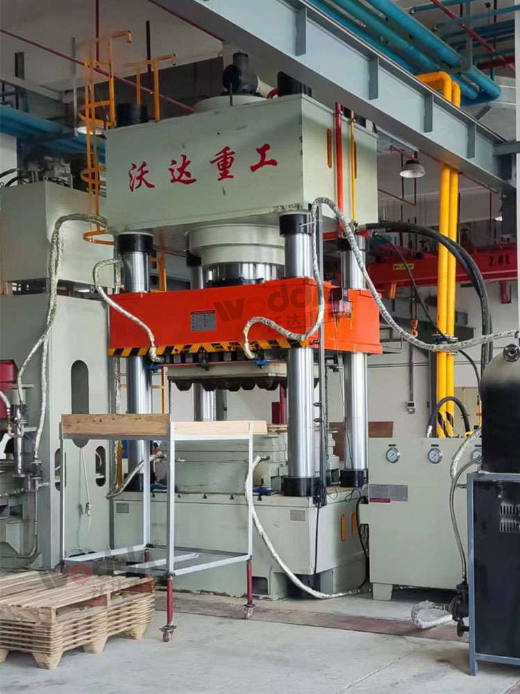 1000噸木屑托盤成型液壓機 1000噸木屑托盤成型液壓機