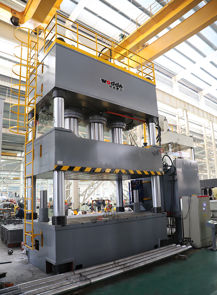 2000噸復(fù)合材料成型液壓機 2000噸復(fù)合材料成型液壓機