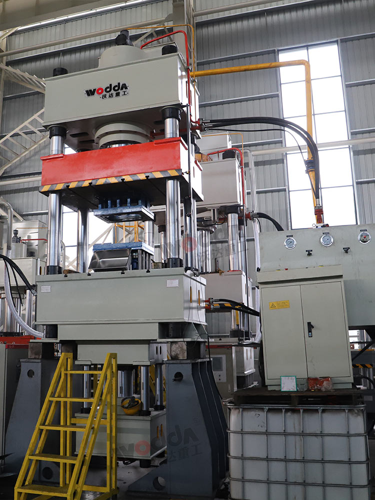 500噸不銹鋼水槽拉伸液壓機試機