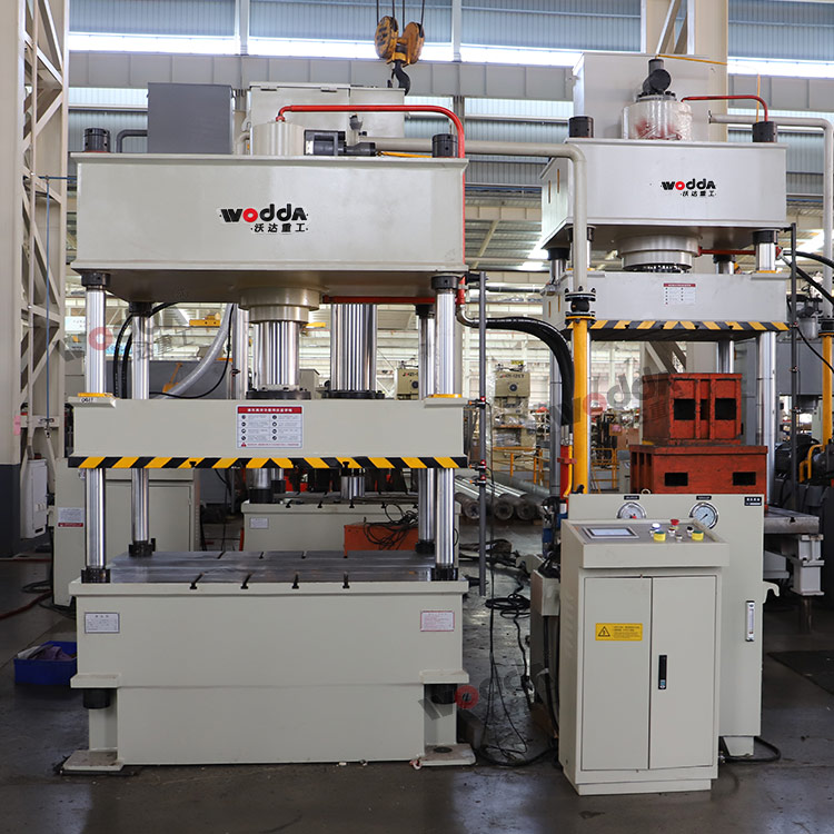 100噸四柱液壓機(jī) 100噸四柱液壓機(jī)