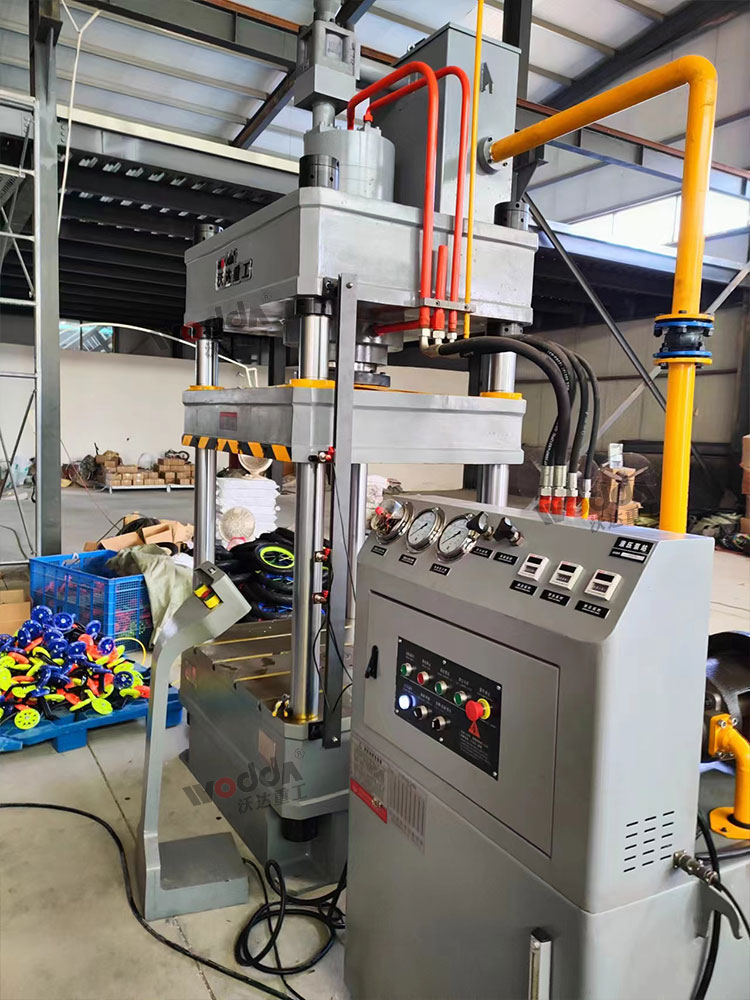 200噸快速三梁四柱液壓機 200噸快速三梁四柱液壓機