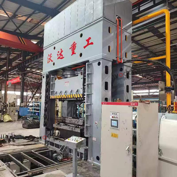 1250噸框架式汽車后橋沖壓成型液壓機(jī) 1250噸框架式汽車后橋沖壓成型液壓機(jī)