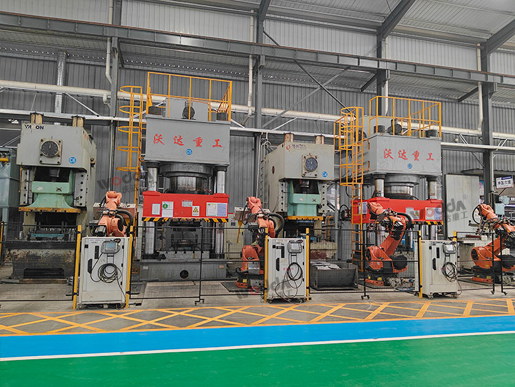 2000噸汽配件成型液壓機搭配機器手 2000噸汽配件成型液壓機搭配機器手