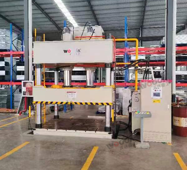 伺服315噸三梁四柱液壓機 伺服315噸三梁四柱液壓機