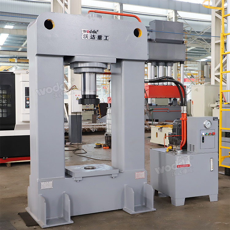 200噸龍門油壓機(jī) 200噸龍門油壓機(jī)