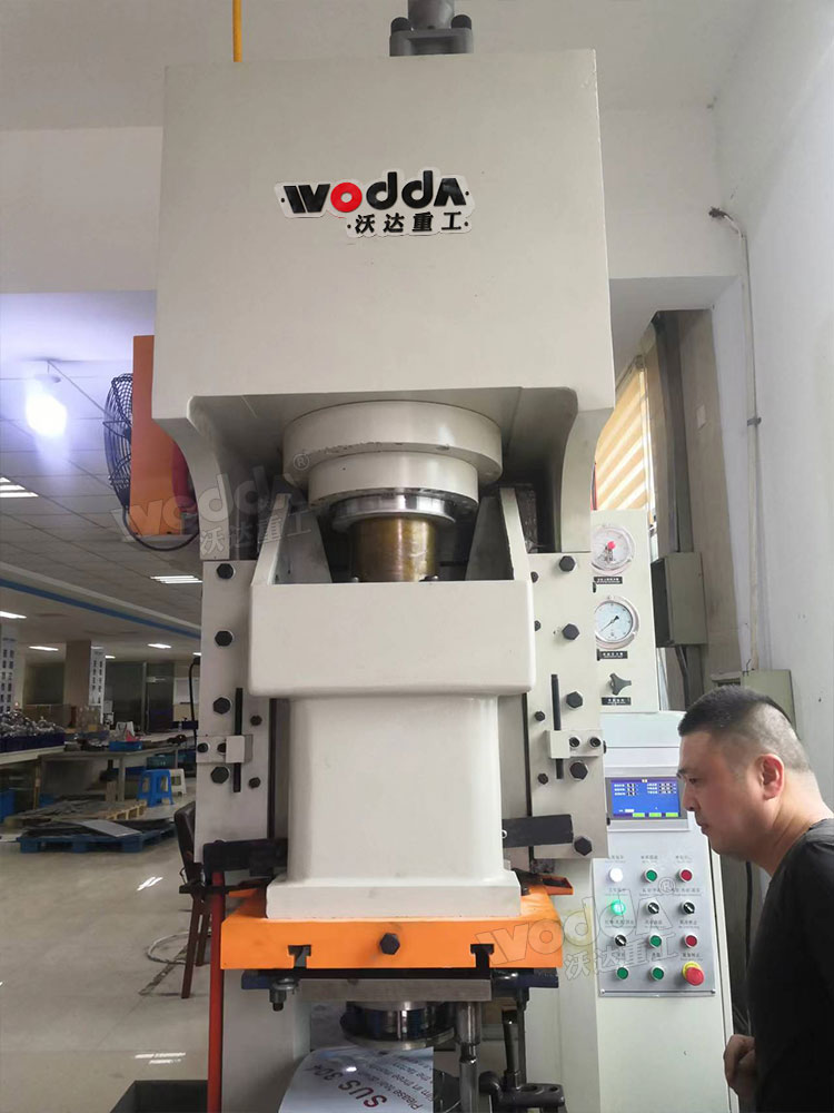 125噸液壓沖床 125噸液壓沖床