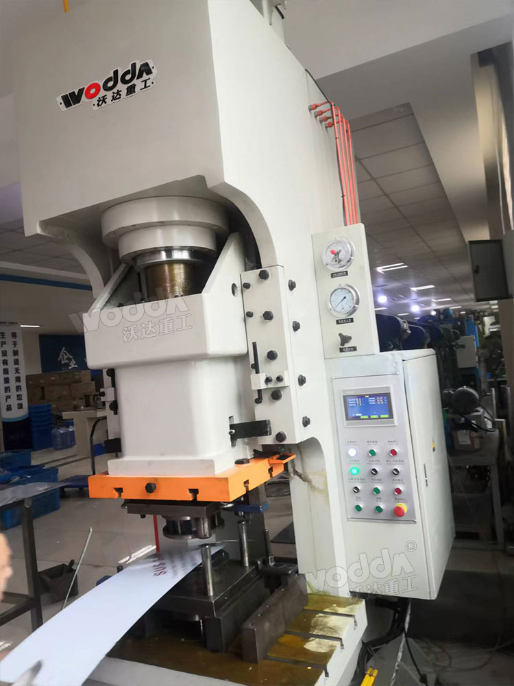 125噸油壓沖床 125噸油壓沖床