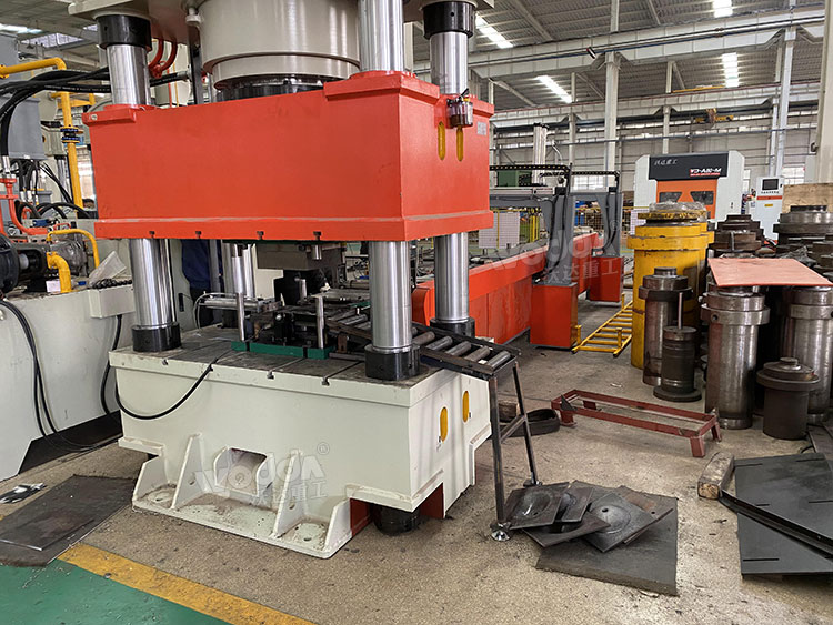 630噸三梁四柱液壓機(jī)沖壓錨桿托盤(pán) 630噸三梁四柱液壓機(jī)沖壓錨桿托盤(pán)