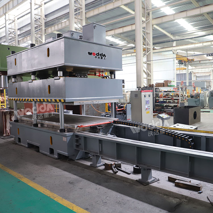 鋁蜂窩熱壓機車間試機 鋁蜂窩熱壓機車間試機