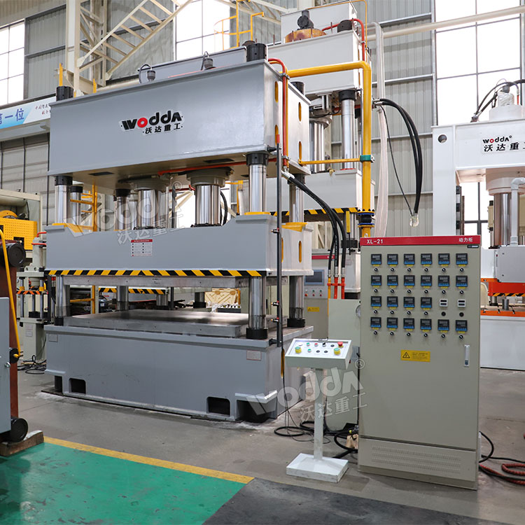 400噸四柱熱壓機(jī) 400噸四柱熱壓機(jī)