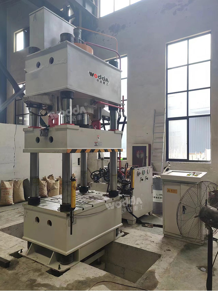 400噸液薄板拉伸液壓機(jī) 400噸液薄板拉伸液壓機(jī)