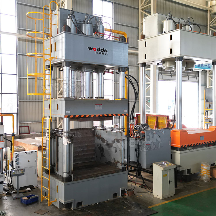 630噸三梁四柱液壓機 630噸三梁四柱液壓機