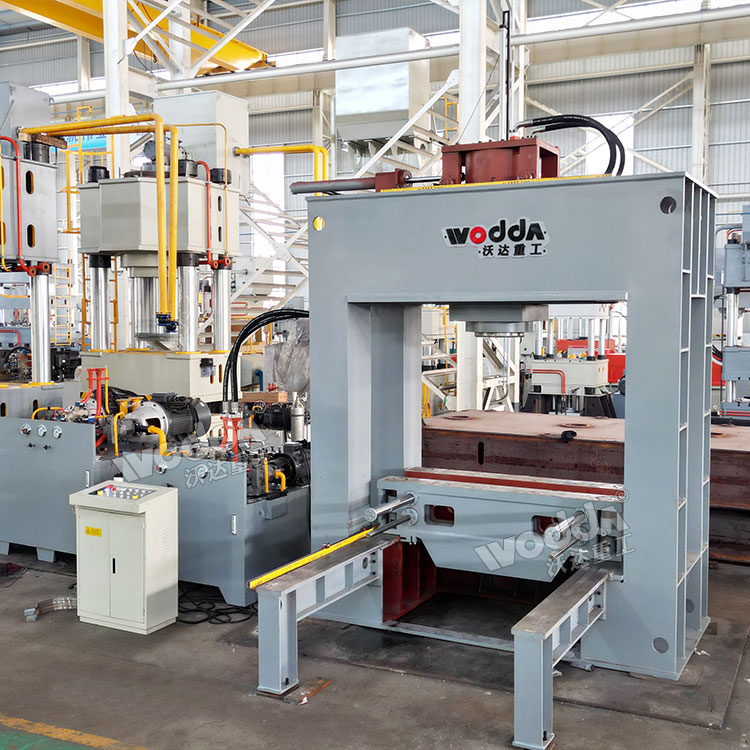 500噸龍門液壓機(jī) 500噸龍門液壓機(jī)