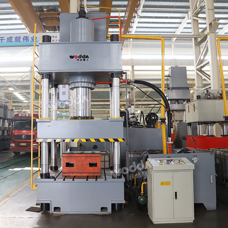 500噸三梁四柱液壓機(jī) 500噸三梁四柱液壓機(jī)