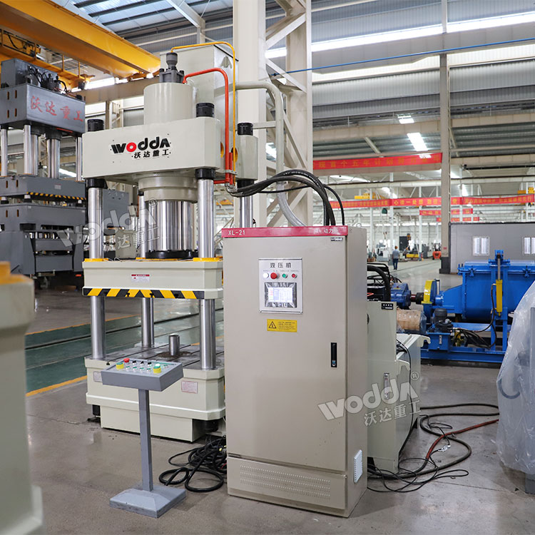 315噸三梁四柱液壓機 315噸三梁四柱液壓機