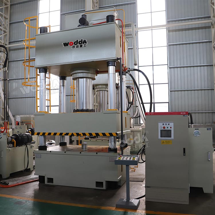 500噸三梁四柱液壓機(jī) 500噸三梁四柱液壓機(jī)