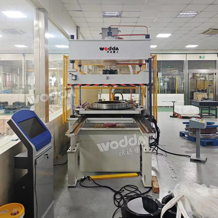 100噸電機(jī)定子壓裝液壓機(jī)客戶現(xiàn)場 100噸電機(jī)定子壓裝液壓機(jī)客戶現(xiàn)場