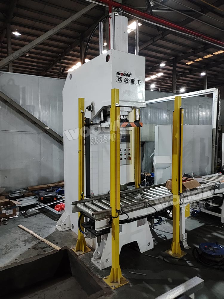 63噸單臂液壓機(jī) 63噸單臂液壓機(jī)