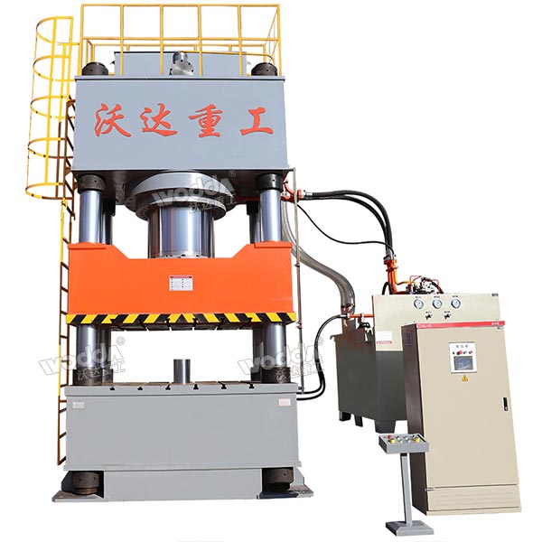 2000噸四柱液壓機(jī) 2000噸四柱液壓機(jī)