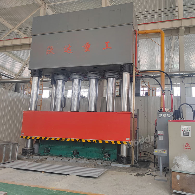 玻璃鋼防腐板成型液壓機(jī)現(xiàn)場 玻璃鋼防腐板成型液壓機(jī)現(xiàn)場