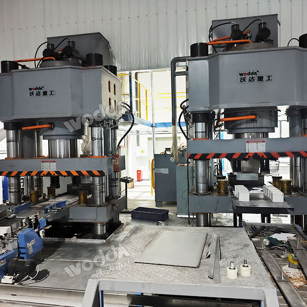 800噸全自動鹽磚機 800噸全自動鹽磚機