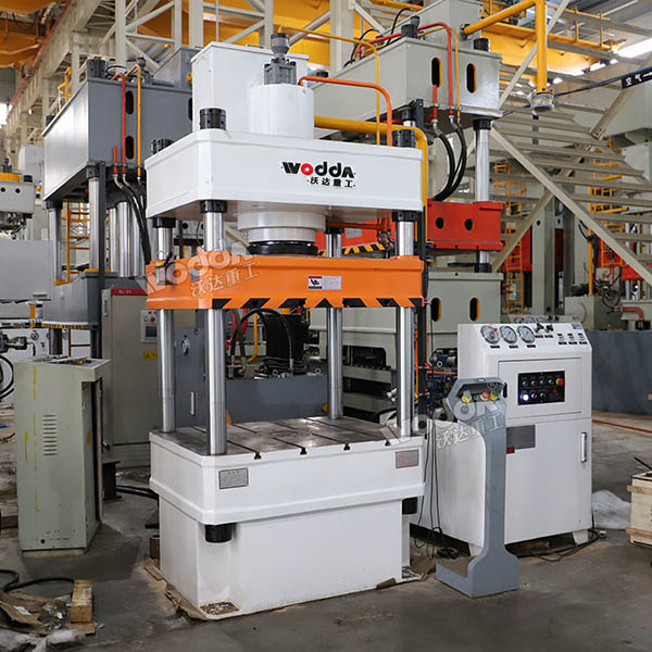 200噸三梁四柱液壓機 200噸三梁四柱液壓機