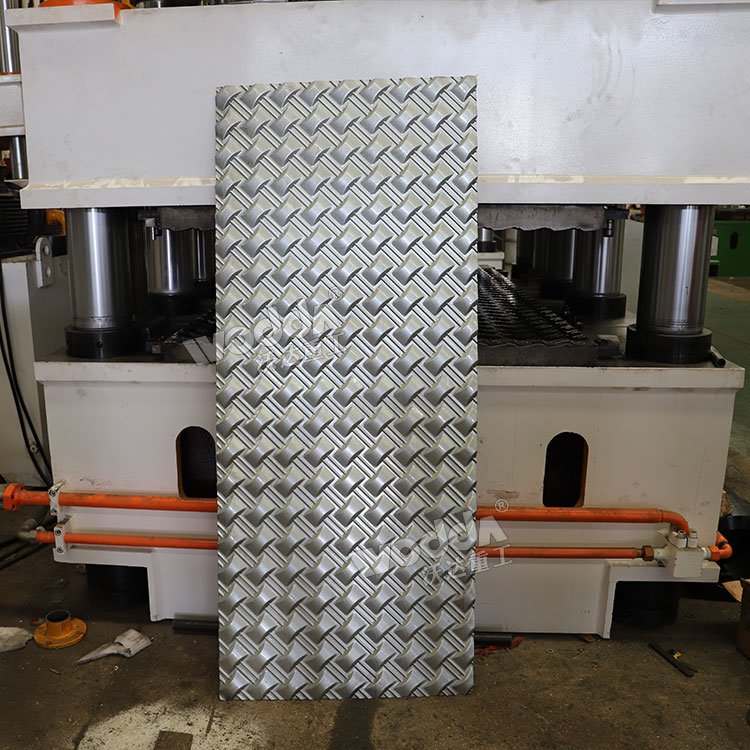 鋼木門板 鋼木門板