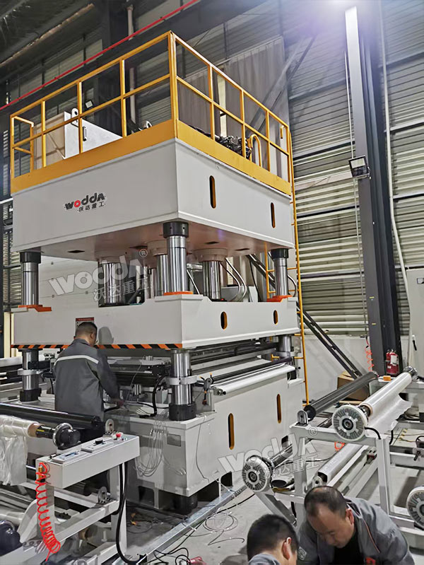 630噸四柱液壓機(jī) 630噸四柱液壓機(jī)