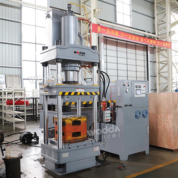 200噸四柱液壓機(jī)（加熱板）