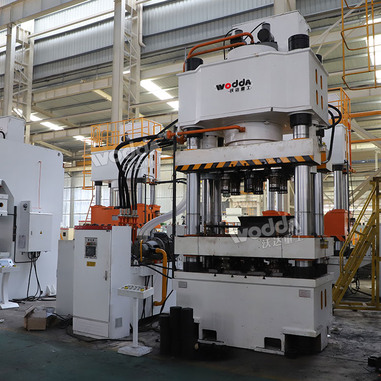 800噸四柱液壓機(jī) 800噸四柱液壓機(jī)