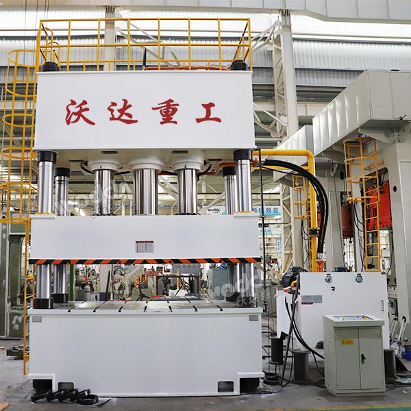 1000噸油壓機(jī) 1000噸油壓機(jī)